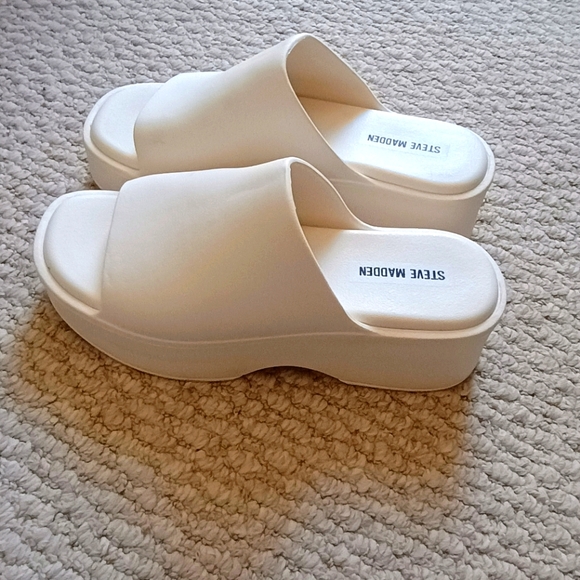Steve Madden Women's White Platform Beachy Slinky 30 Mules - Picture 1 of 12